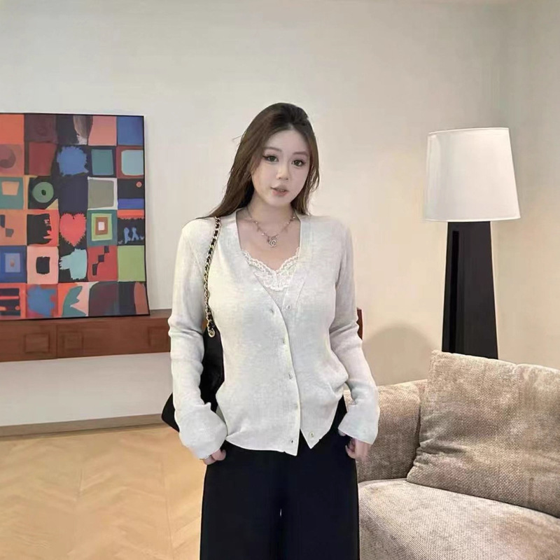 Niche Designer Style 25 New Models 100% Sheep Wool V-Neck Lace Fake Two-Piece Knitted Cardigan