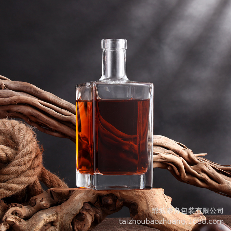 工厂出售一斤装玻璃酒瓶方形加厚透明密封空酒瓶洋酒泡酒瓶