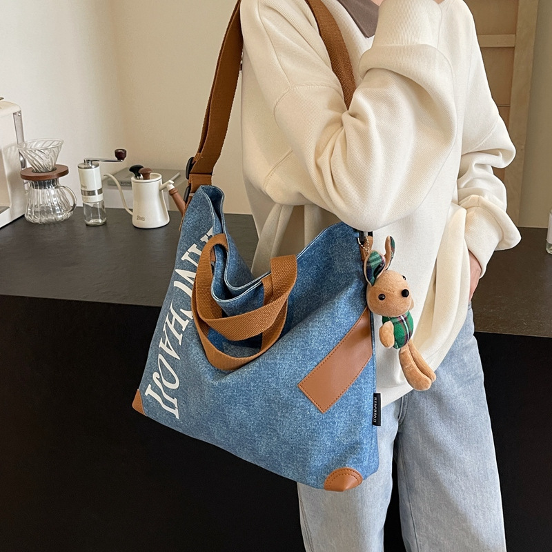 New Japanese Style Large Capacity Canvas Bag Casual All-match Women Shoulder Bag Student Class in stock Commuter Crossbody Bag New Japanese Style Large Capacity Canvas Bag Casual All-match Women Shoulder Bag Student Class in stock Commuter Crossbody Bag