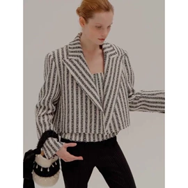 女式针织衫;女式衬衫;半身裙