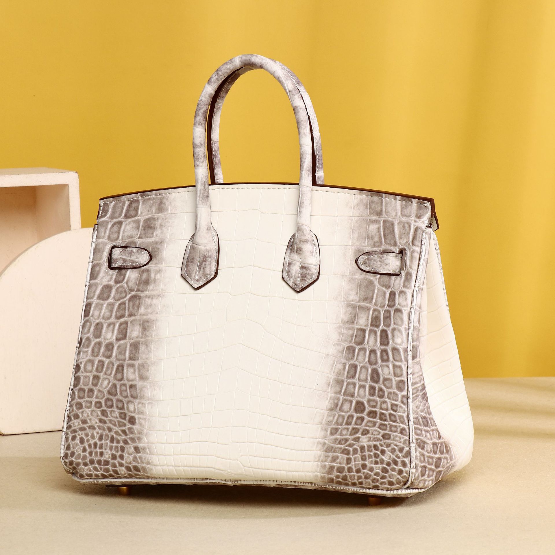 Túi xách tay nữ da PU cao cấp họa tiết vảy cá sấu phong cách Hermes Birkin 25 cm — Trắng Himalaya