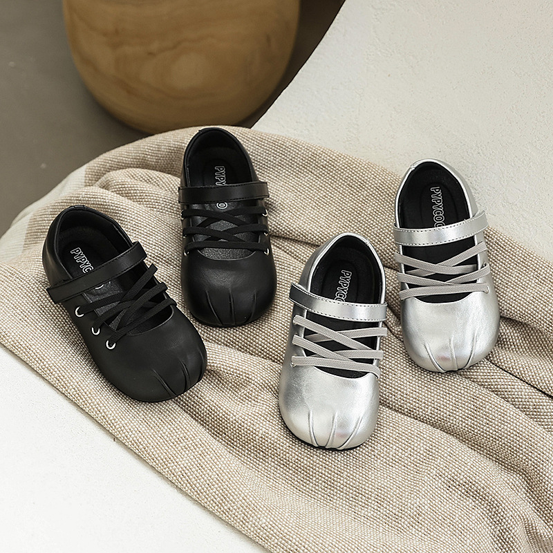 2025 New Autum Girls' Small Leather Shoes Korean Style Fashion Stage Performance Shoes French Retro Ballet Shoes Flats