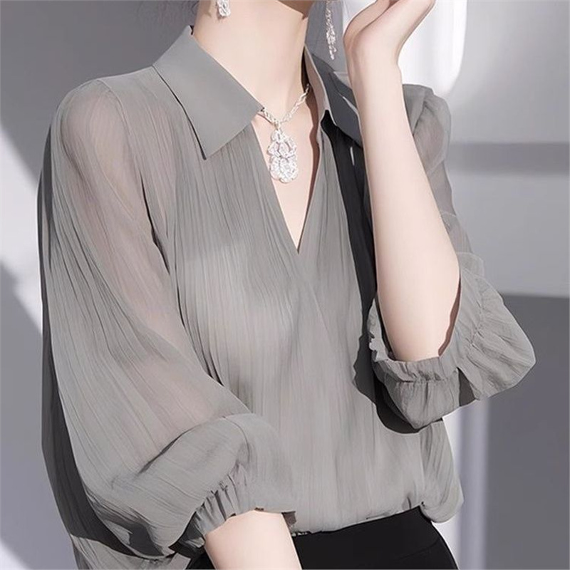 회색