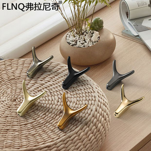 ���ý�ɫ���W�·����h�ڒ�Ь����ñ�h���P�������������h�΂�