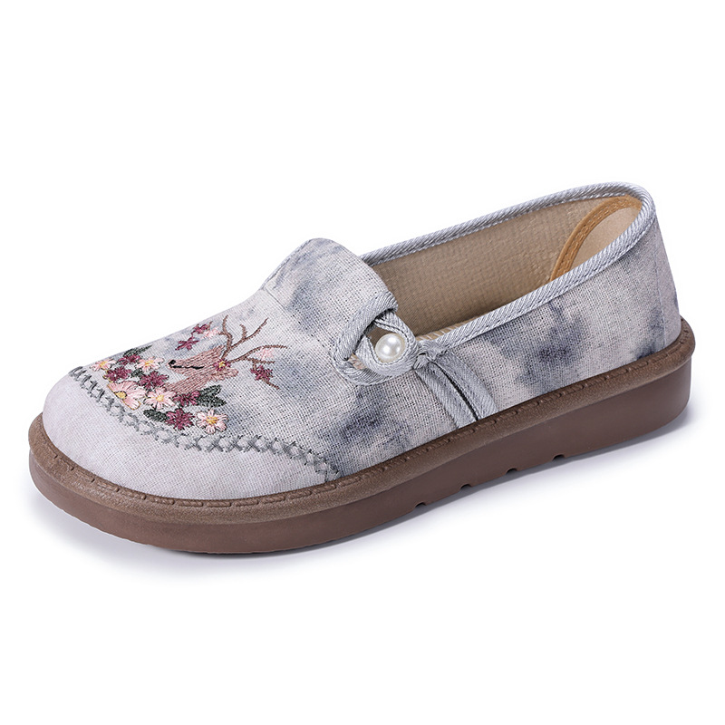 Zapatos de mujer con suela suave no cansan los pies de verano nuevos zapatos de tela viejos de Beijing zapatos de madres con un pie de zapatos de flores de flor de calzado chino