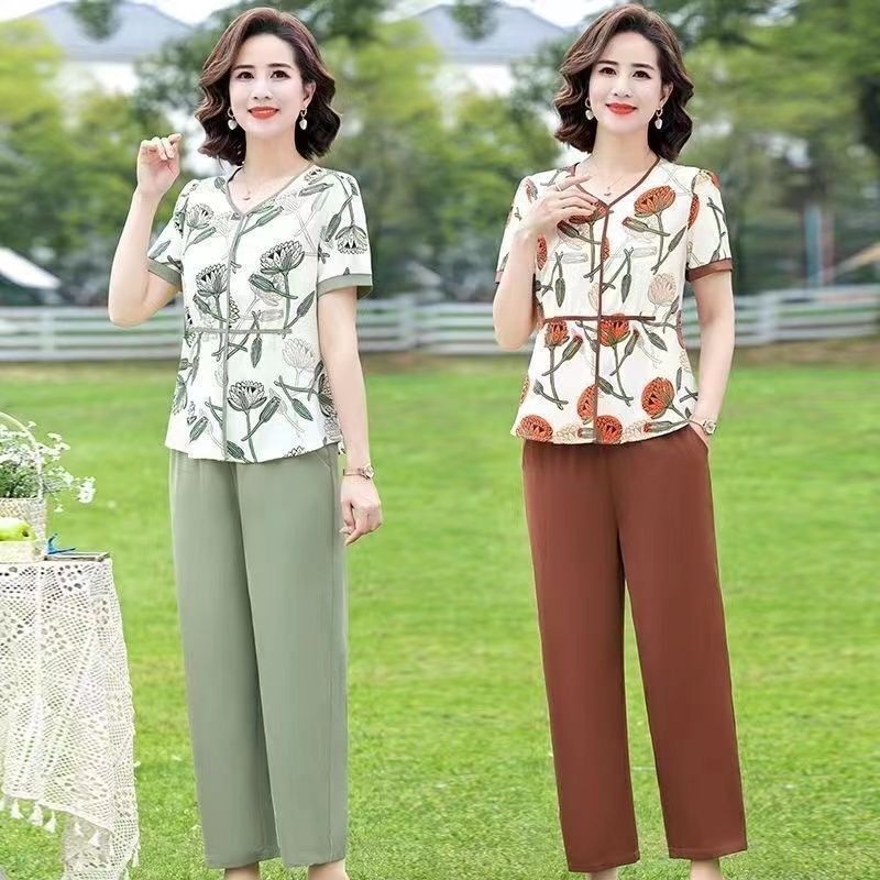Young Mother's Clothing 2025 Summer New Style Short-Sleeved Suit Middle-Aged Women's Fashion Chiffon Shirt Summer Top