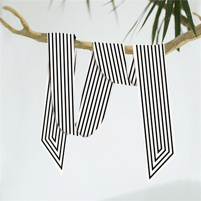 Bufanda pequeña estilo coreano versátil simple blanco y negro a rayas de las mujeres bolsa de corbata de pelo camisa decorativa bufanda larga bufanda