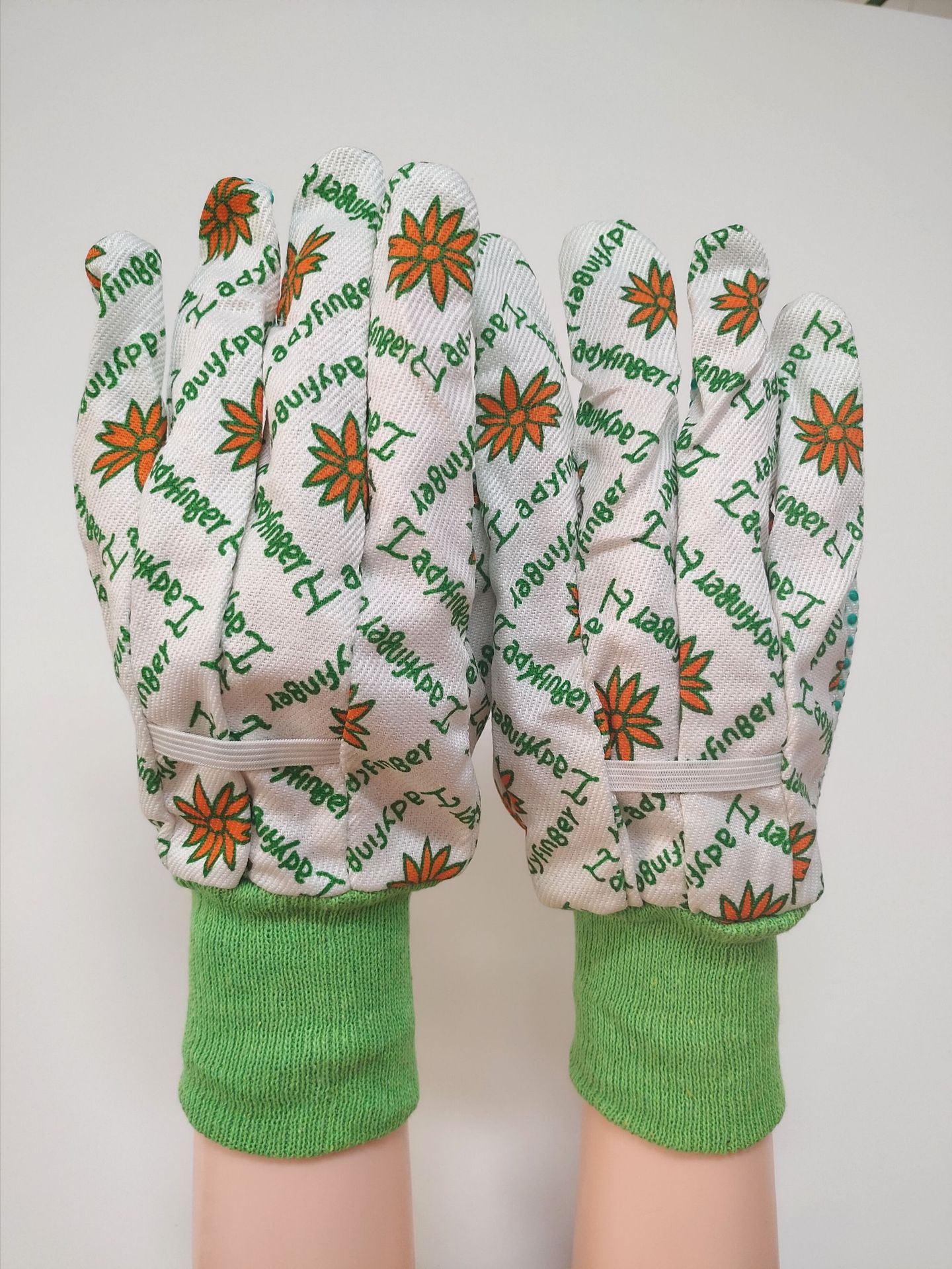 e9305ec656bc4f24a353e45810598c