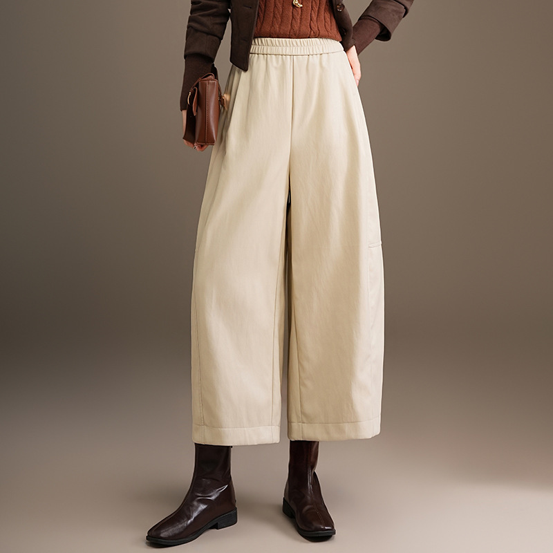PU leather slimming curved wide-leg pants for women, 2026 autumn and winter new high-waisted hip-covering cropped pants, fashionable commuter casual pants
