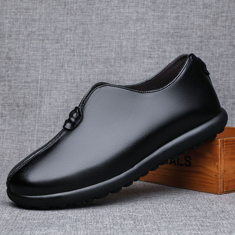 Primavera y verano nuevos viejos zapatos de tela de Beijing de cuero de ocio de los hombres de mediana edad y zapatos de padre primera capa de zapatos de los hombres de piel de vaca