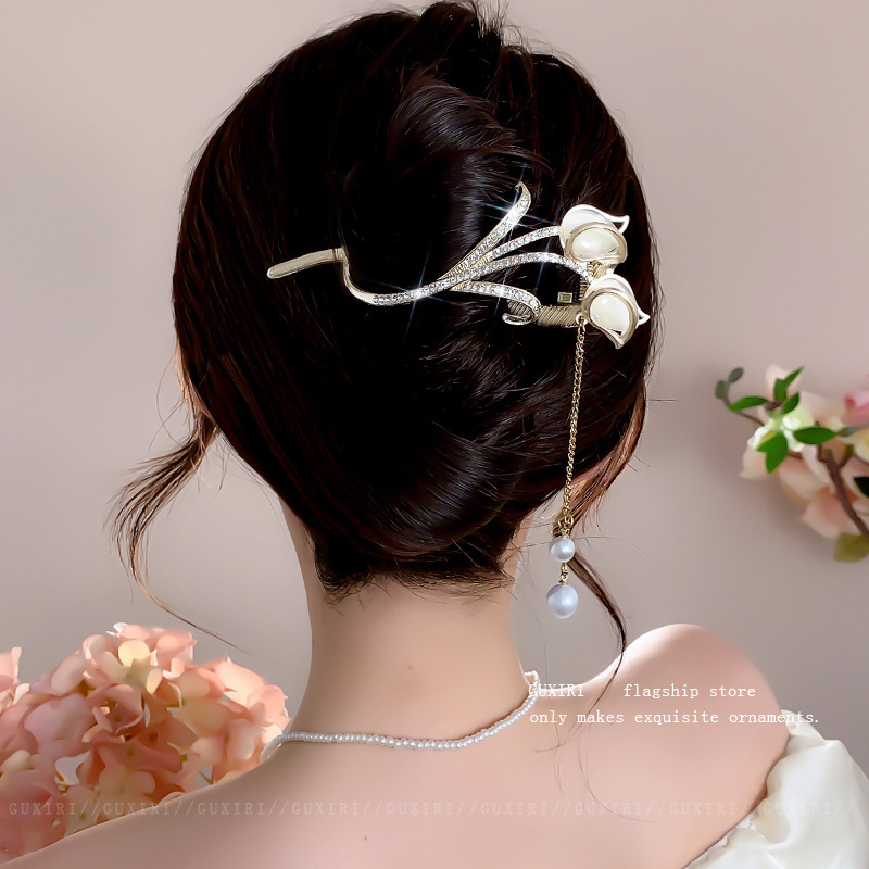 蝶結びタッセルヘアクリップ 女性用 後頭部用 2025年新作 高級ツイストワンワードクリップ 高級感のあるヘアクリップ ヘアアクセサリー|undefined