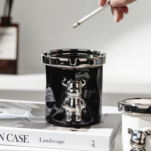 Creative ins bear ashtray with funnel for home living room car high-end niche installation anti-fly ash ashtray