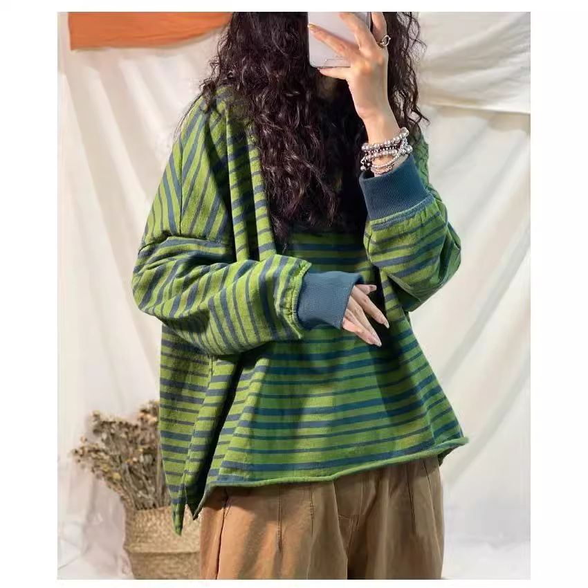 2024 Autumn Korean Style Loose Western Style Contrast Color Striped Hem Curled Round Neck Pullover Sweatshirt Easiest for Match Casual Top for Women