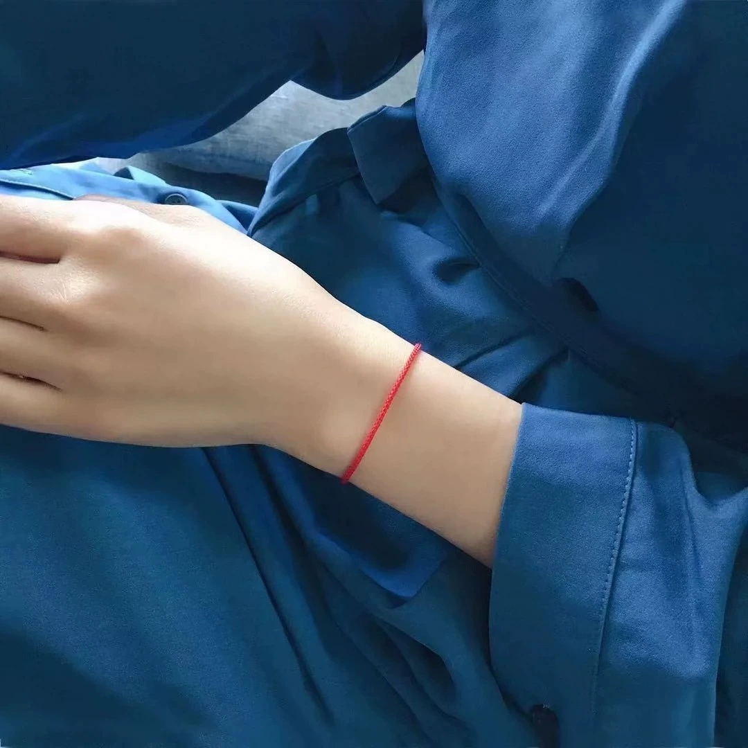 Красная кожаная bracelet?