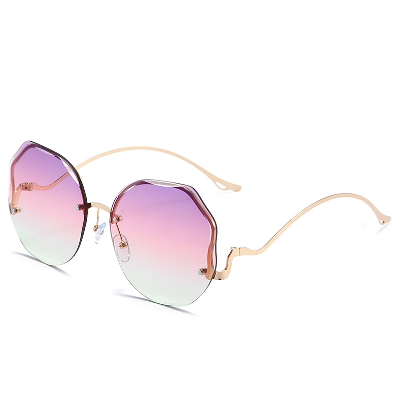 Nouvelles lunettes de soleil à bords coupés sans cadre Tendance européenne et américaine Lunettes de soleil dégradées à film océanique Lunettes de soleil à fleurs en forme de papillon_voghion.com