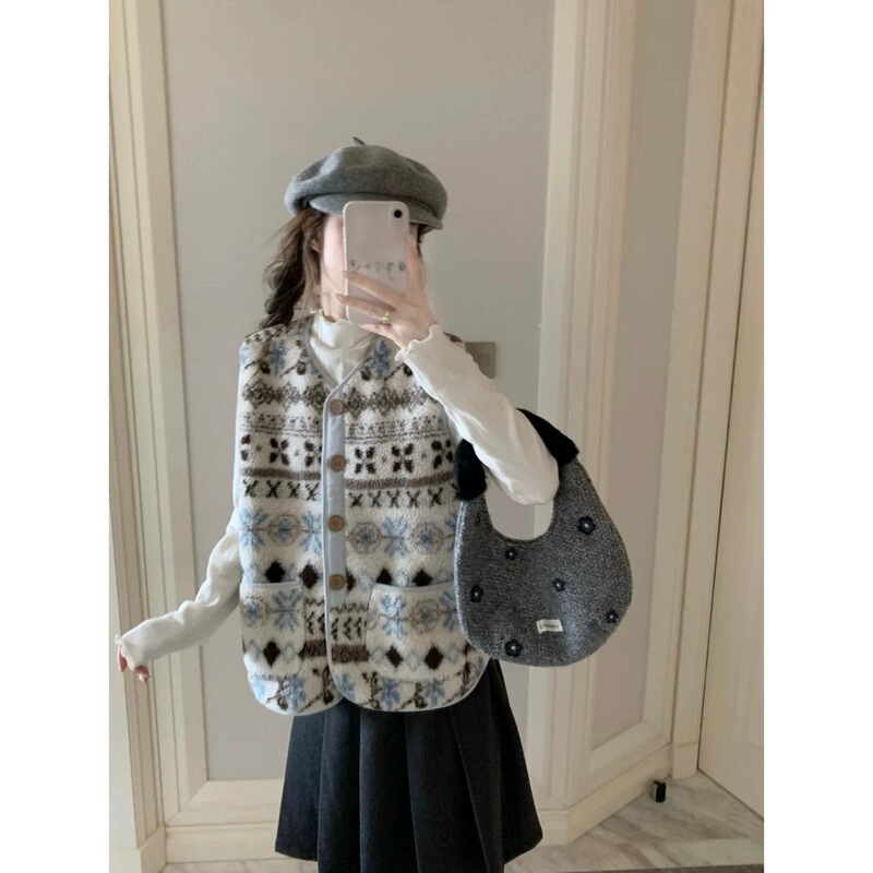 PPHOME warm winter cute milk blue Fair Isle sheepskin suede layered vest, a warm top, comes with a bag PPHOME warm winter cute milk blue Fair Isle sheepskin suede layered vest, a warm top, comes with a bag