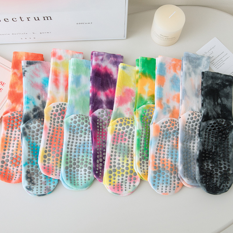 New tie-dye yoga socks, mid-calf, non-slip with grip, women's trendy versatile Pilates, dance, and fitness sports socks New tie-dye yoga socks, mid-calf, non-slip with grip, women's trendy versatile Pilates, dance, and fitness sports socks