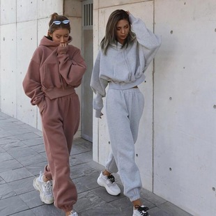 2022 Amazon Hot Selling European and American Autumn and Winter Women's New Casual Sweater Jacket Sports Suit Women's Bean Paste Color