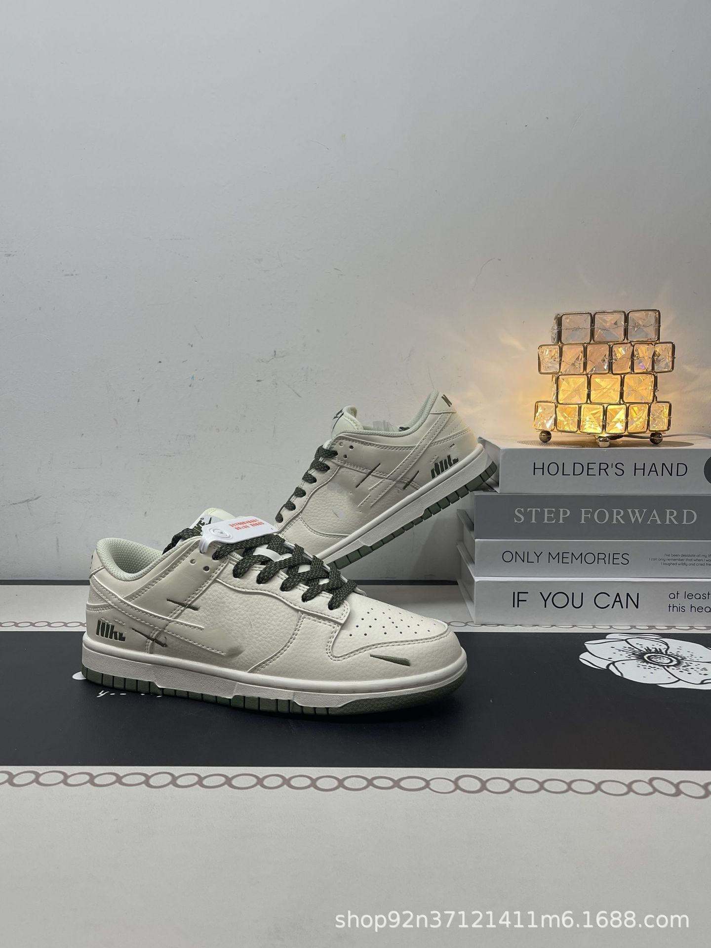 후크 3개 흰색 및 녹색 [반 사이즈 있음]