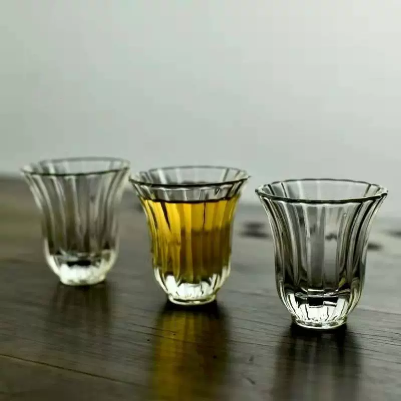 日式玻璃杯菊瓣纹花茶杯白酒杯品茗杯茶杯闻香杯小杯子
