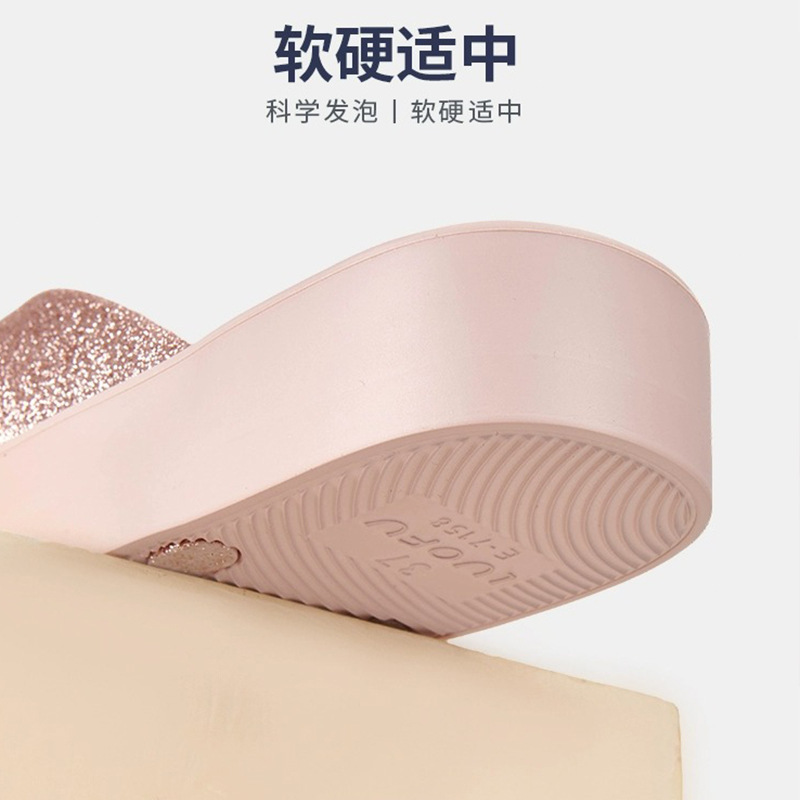 LUOFU Luo Fu nueva moda chanclas brillantes femeninas ins2025 salida de verano sandalias de chanclas de suela gruesa antideslizantes