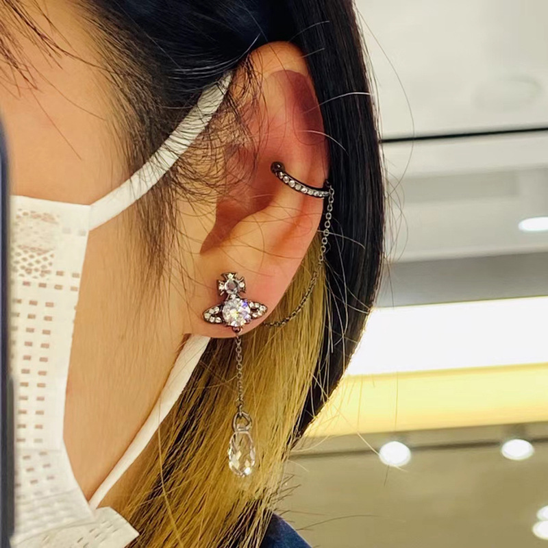 HENRIETTE马蹄扣水滴耳环-黑800-7.jpg?x-oss-process=image/format,png