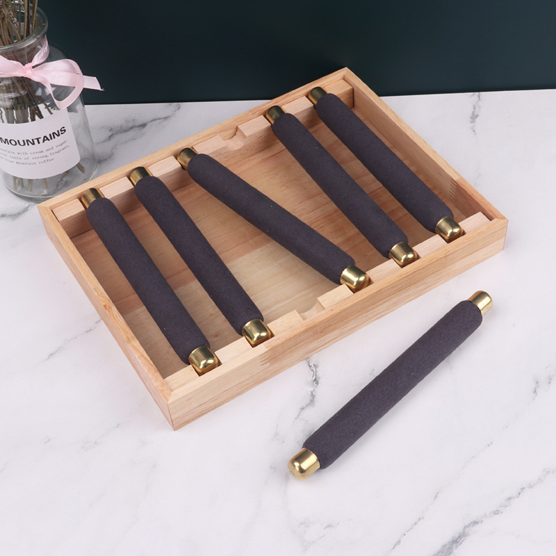 ��ָչʾ��ľ���¿���ָ������Ů�����ν�ָ���ɺ�չʾ����