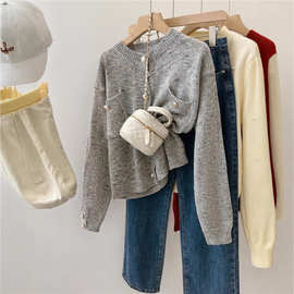 秋冬季新款杂花灰金扣毛衣开衫女气质通勤流行风长袖小个子上衣女