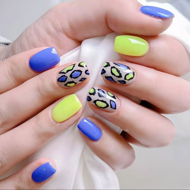 X-0650 Blue and Yellow Leopard Print Nail Art Worn on Nails with Full Personality 24 Pieces Wearable Nail Art