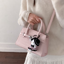 �߼���С���{�~�y�K�����Ů2025�¿�ٴ�б����r������С����