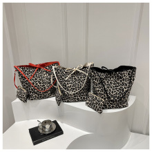 �W�t�͹�ɫ���ȱ��y�μ粼�����Wʽ�����Yϵ�����]��ĸ����Ů