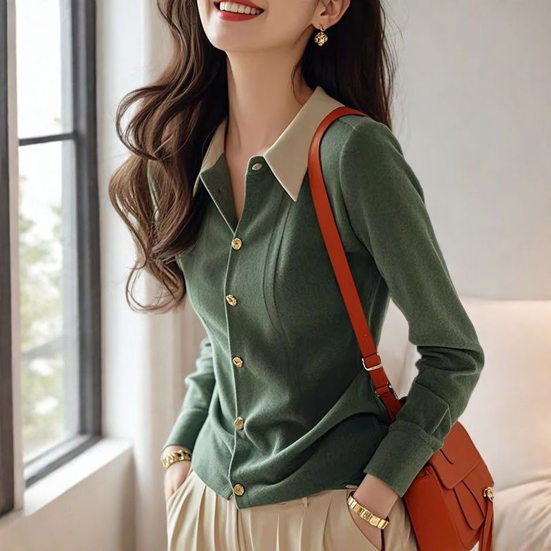 2025 otoño-invierno diseño sensación de nicho contraste color polo camiseta de punto de cuello de mujer única especial botón de una sola fila con suéter