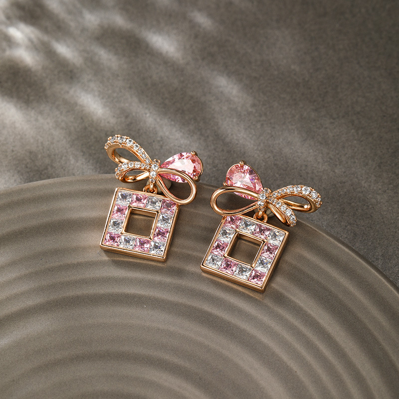 Xuping caibao serie arco caja de regalo pendientes dulce fresco francés retro elegante luz lujo nicho diseño alto sentido