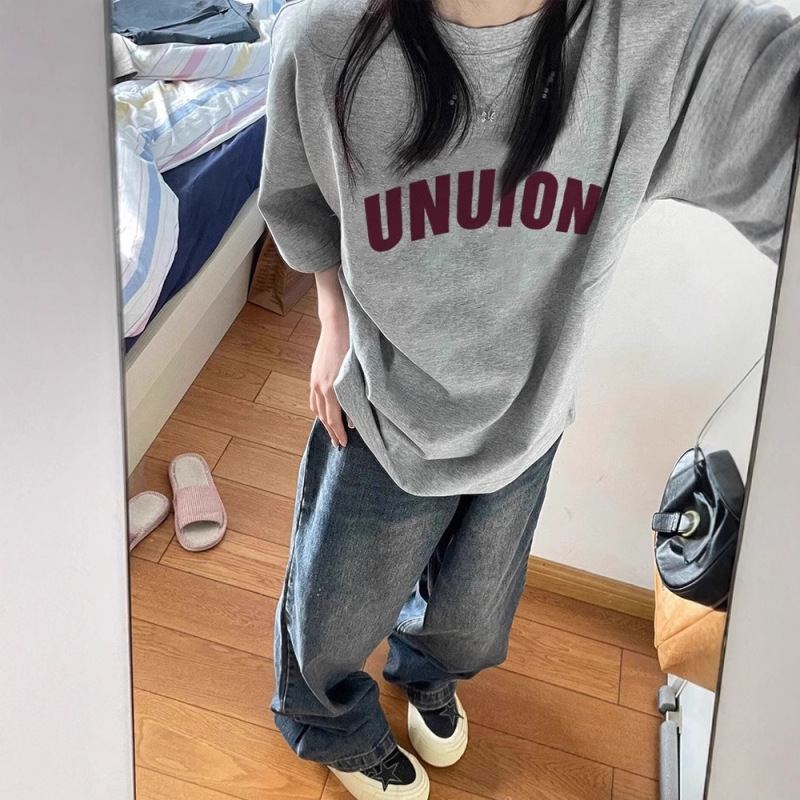 Trendy Brand American Retro Shoulder Short-sleeved T-shirt Women's Summer 2025 New Design Sense Niche Hong Kong Style Half-sleeved Top Trendy Brand American Retro Shoulder Short-sleeved T-shirt Women's Summer 2025 New Design Sense Niche Hong Kong Style Half-sleeved Top