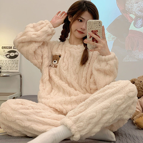 Cross-border overseas best-selling winter pajamas for women, long-sleeved floral plush warm home clothes, sweet college style two-piece set