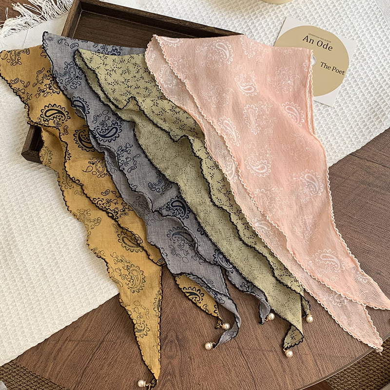 Bufanda triangular, cintura, nuevo estilo, protección para el cuello, bufanda pequeña, colgante de perlas, bufanda de seda, bolsa de flores con sentido avanzado, pañuelo en la cabeza, cinturón para el cabello al por mayor