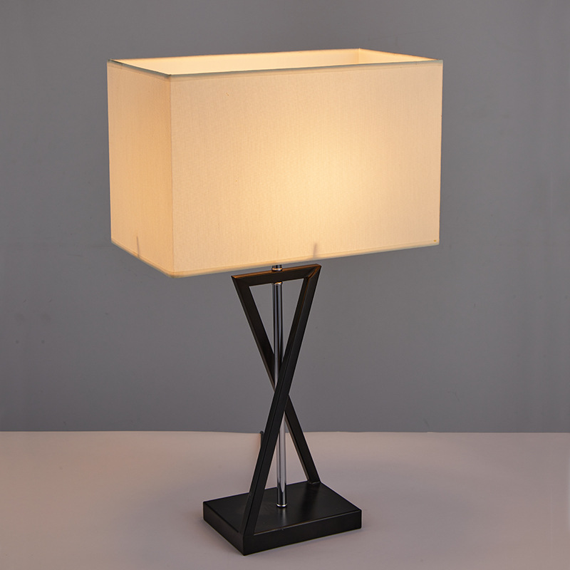 Xiangyu LED nórdico simple protección ocular decorativa dormitorio sala de estar comedor apartamento lámpara de mesa chica Internet celebridad enchufe lámpara eléctrica