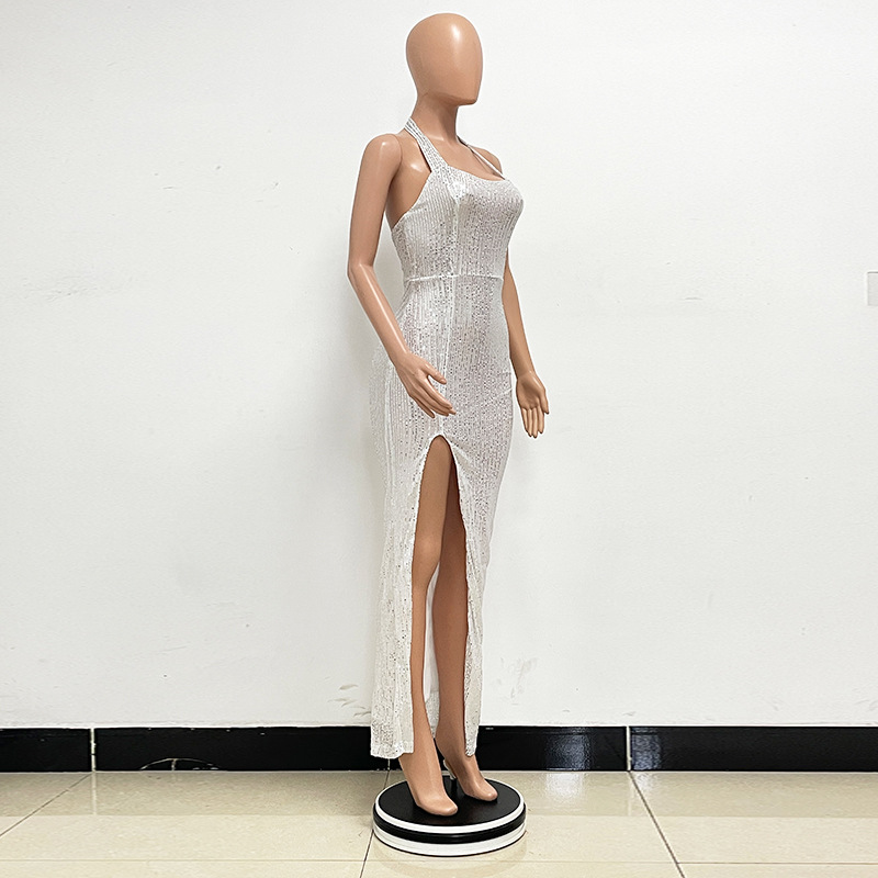 Cocktailjurk voor dames met split pailletten en halterstijl_voghion.com