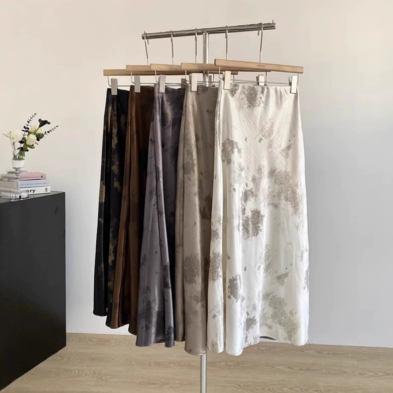 Французский темперамент ретро юбка с галстуком, краска на галстуке женская весна 2025 новый продвинутый стиль