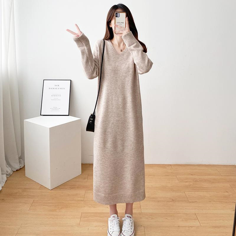 Lazy and Fashionable Large Size Autumn and Winter Loose V Neck Knitted Sweater Bottoming Long-sleeved Dress for Fat Girls 150kg Lazy and Fashionable Large Size Autumn and Winter Loose V Neck Knitted Sweater Bottoming Long-sleeved Dress for Fat Girls 150kg