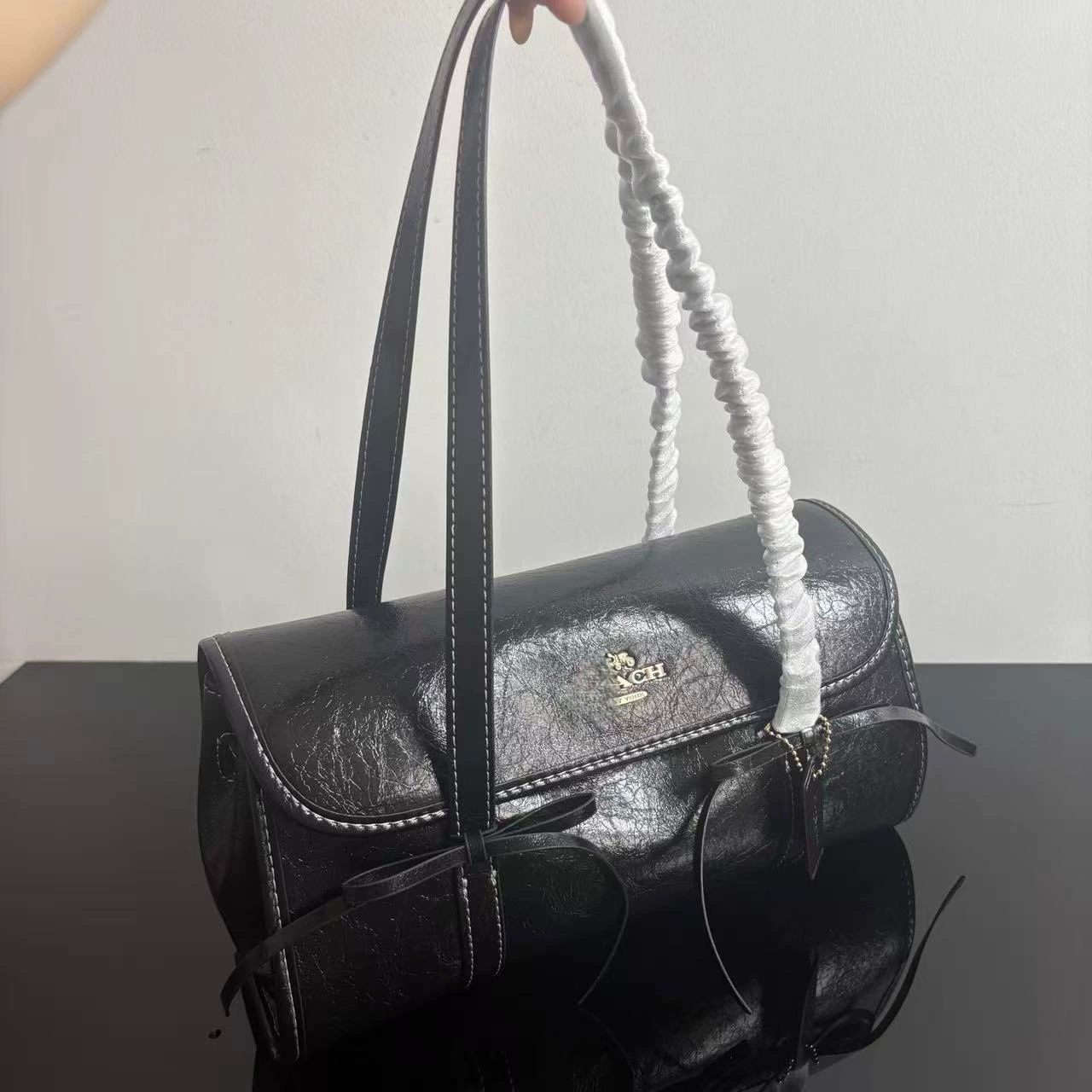 Сумка-почтальон одна лямка, вместительная 32×15 см, замша и вощёная кожа