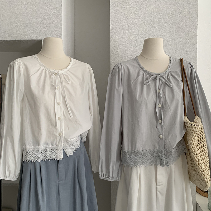 Omalai Round Neck Lace-Up Small Fresh Hem Spliced ​​Lace Edge Pure Color Rose Button Long-Sleeved Shirt 4411