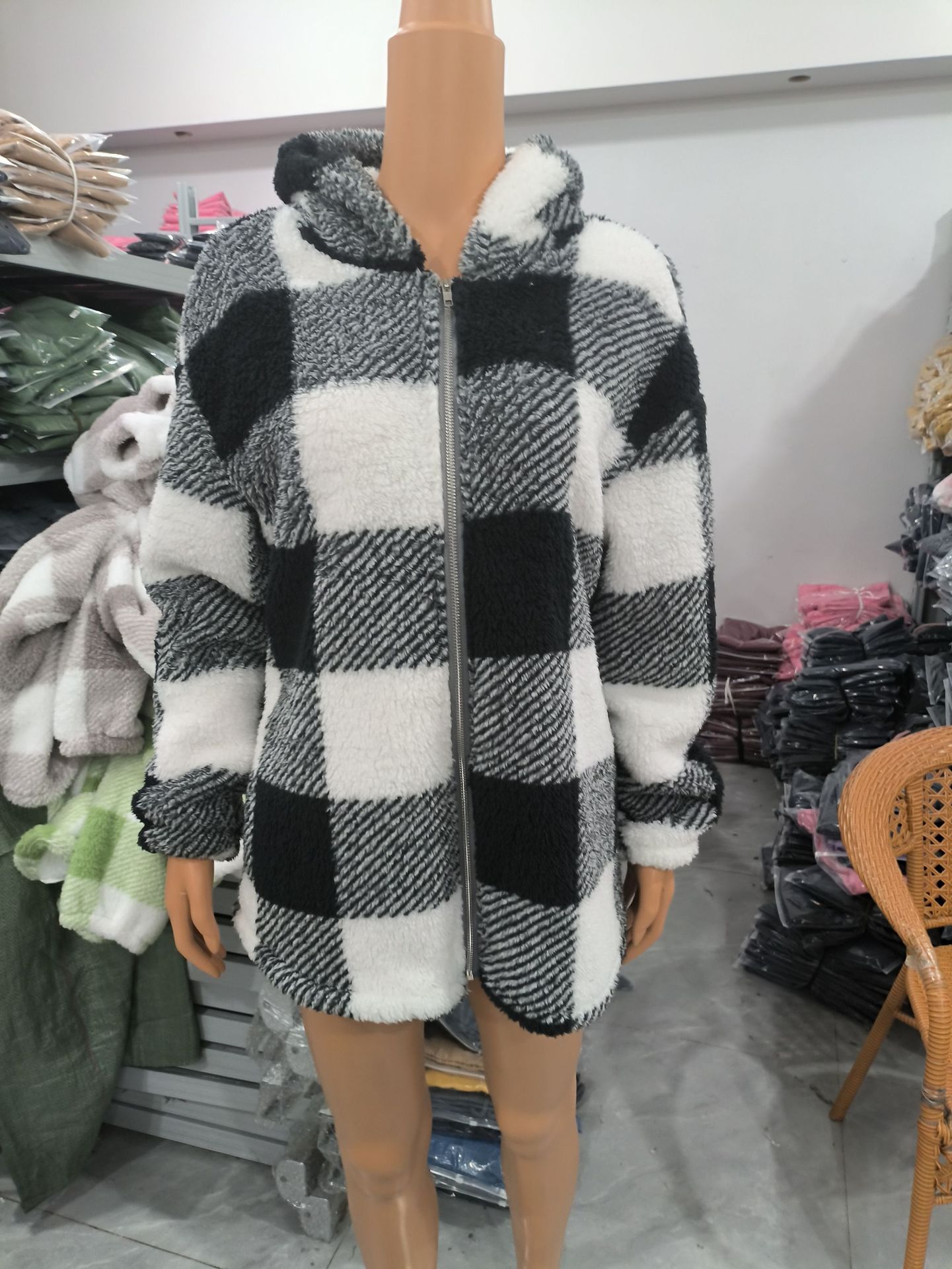 Spot-2xl435