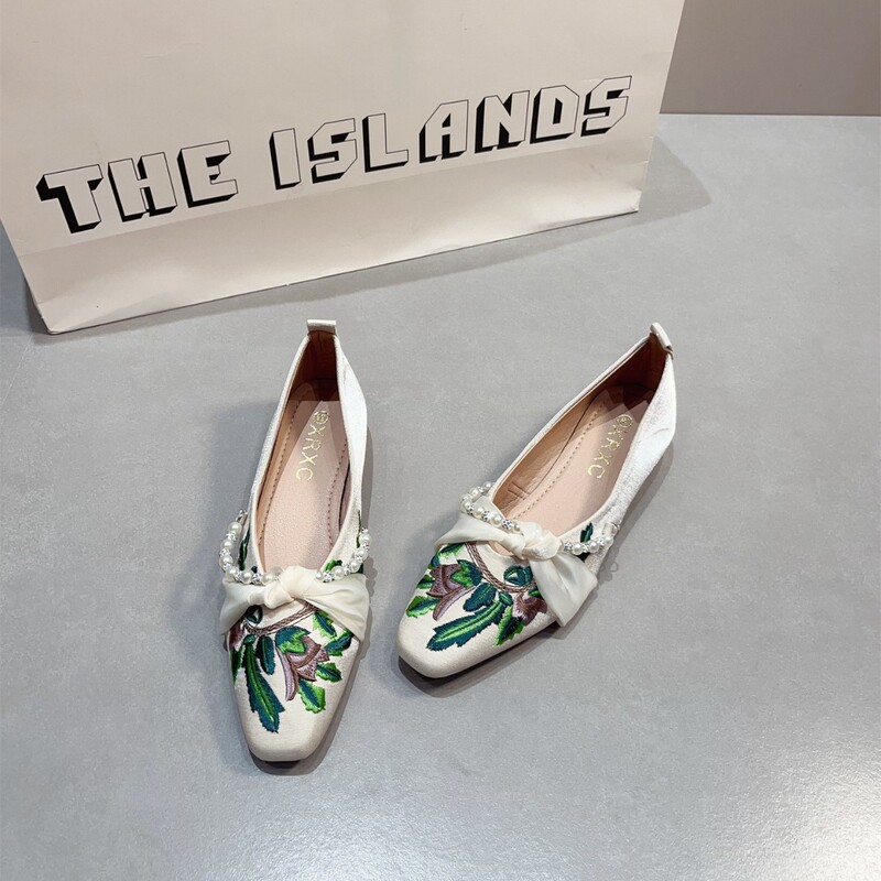 新しい中国風の刺繍スクエアトゥシューズ、ビーズラインストーン浅い口ローヒールシューズ、厚いヒールシューズ、刺繍靴、漢服靴、ビーニーシューズ|undefined