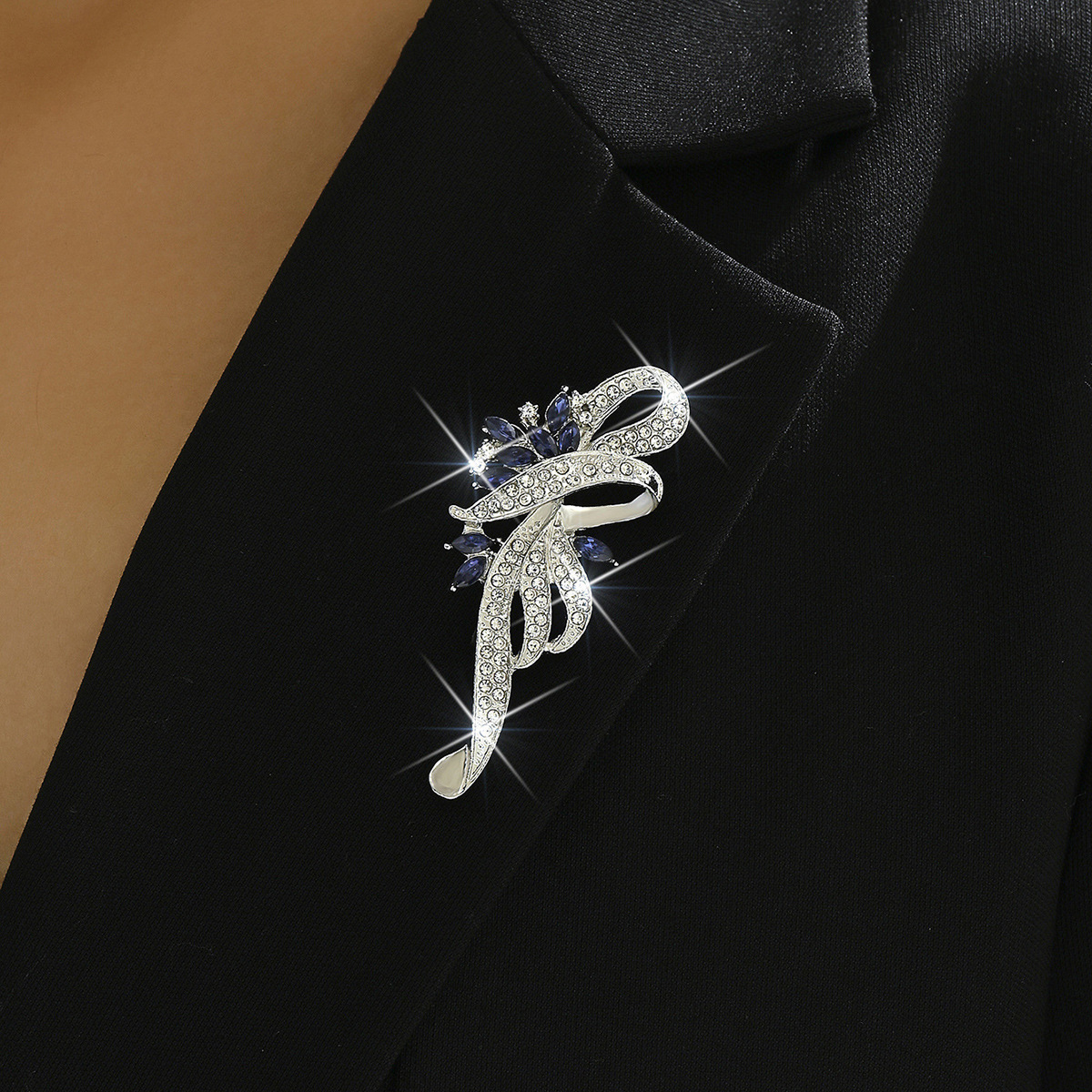 Accesorios de traje de abrigo de lujo ligero broche de cristal atmósfera flor de pecho europea y americana de alta calidad broche de gran broche