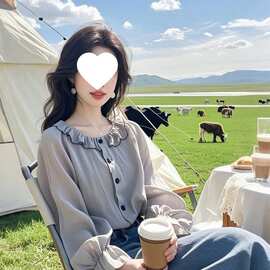 2026特别致时髦设计感小众灰色边拼接上衣女