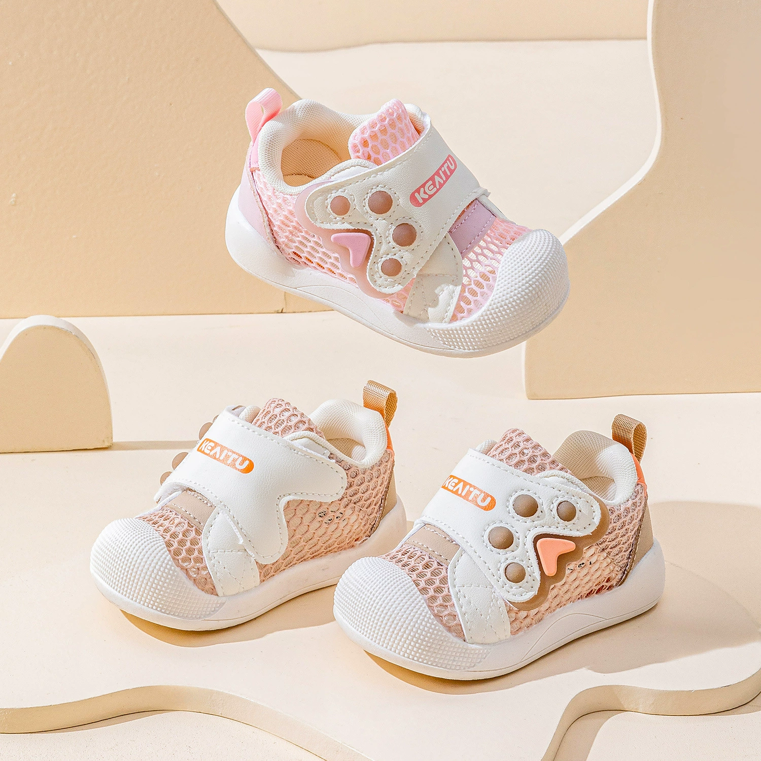 Весенние новые детские кроссовки детские мягкие подошвы дышащие туфли 1-3 года мужская и женская детская обувь нескользящие сетки обувь летом
