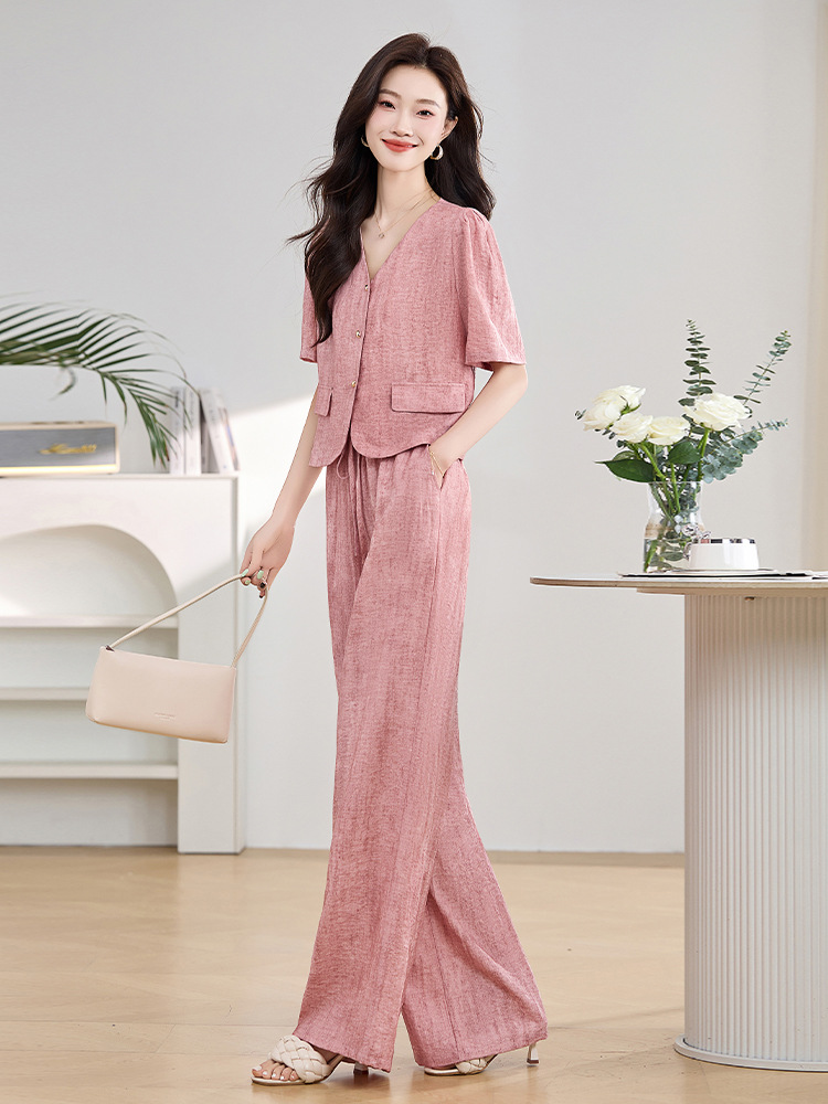 Bộ đồ công sở nữ mùa hè áo vest nhỏ phối quần ống rộng hai mảnh HE9837 — Màu hồng, Màu Kaki