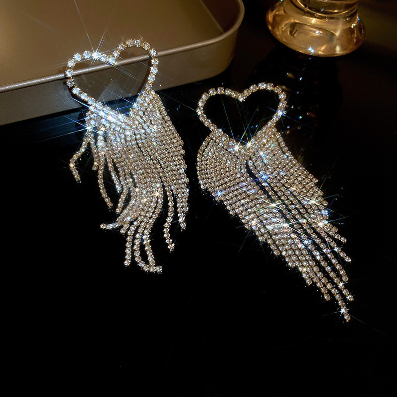 Agujas de plata transfronterizas flores de zircón aretes de bordillo estilo de moda pernos de auriculares lujosos de alto nivel de diseño de auriculares nicho