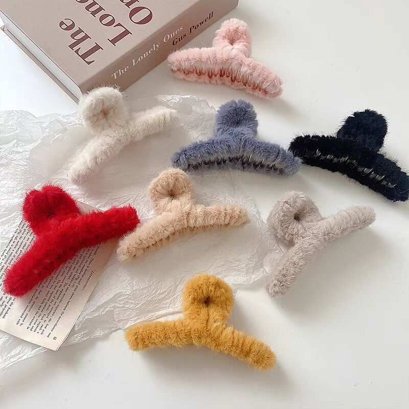 Plush solid color large grab clip